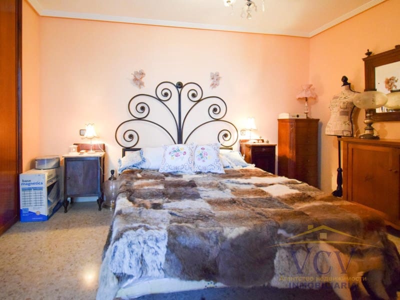 4 slaapkamer Flat te koop in Alicante stad met garage - € 390.000 (Ref: 9948456)