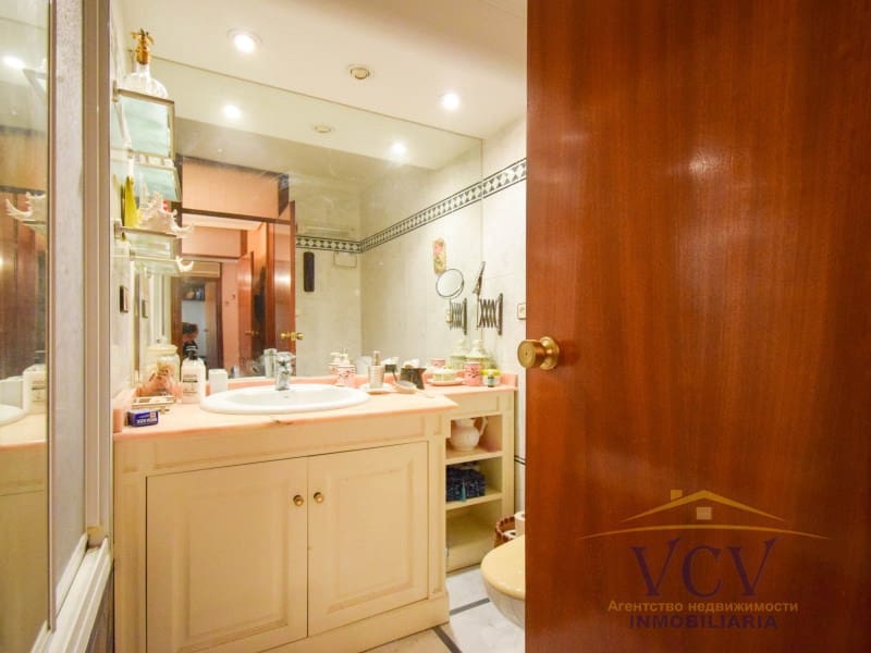 4 slaapkamer Flat te koop in Alicante stad met garage - € 390.000 (Ref: 9948456)