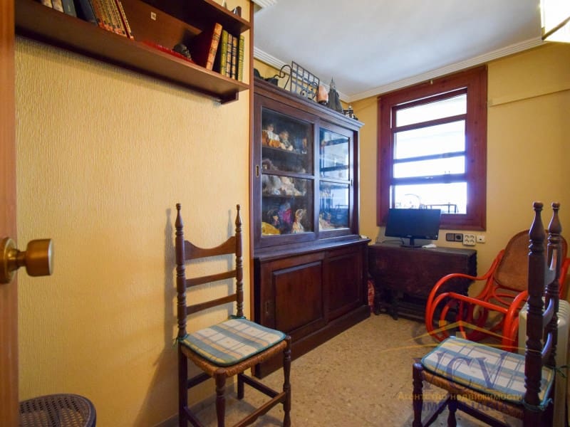 4 slaapkamer Flat te koop in Alicante stad met garage - € 390.000 (Ref: 9948456)