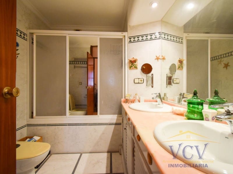 4 slaapkamer Flat te koop in Alicante stad met garage - € 390.000 (Ref: 9948456)