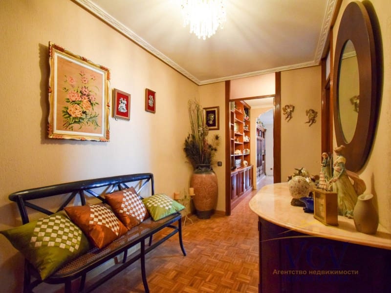 4 slaapkamer Flat te koop in Alicante stad met garage - € 390.000 (Ref: 9948456)