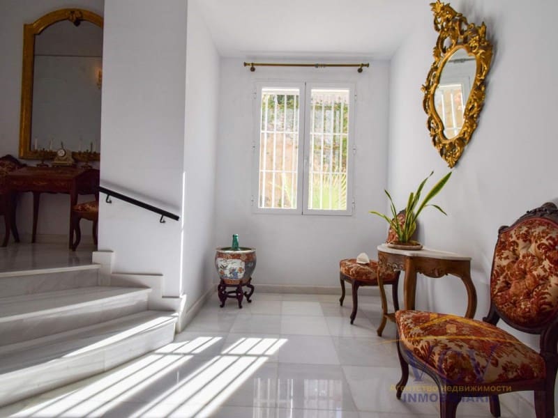 5 slaapkamer Villa te koop in Alicante stad met garage - € 2.500.000 (Ref: 9948462)