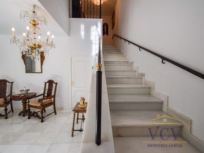 5 slaapkamer Villa te koop in Alicante stad met garage - € 2.500.000 (Ref: 9948462)