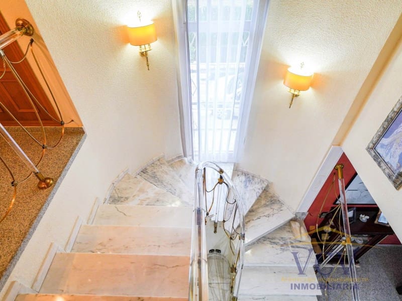 5 Zimmer Villa zu verkaufen in San Vicente / Sant Vicent del Raspeig mit Garage - 715.000 € (Ref: 9948463)