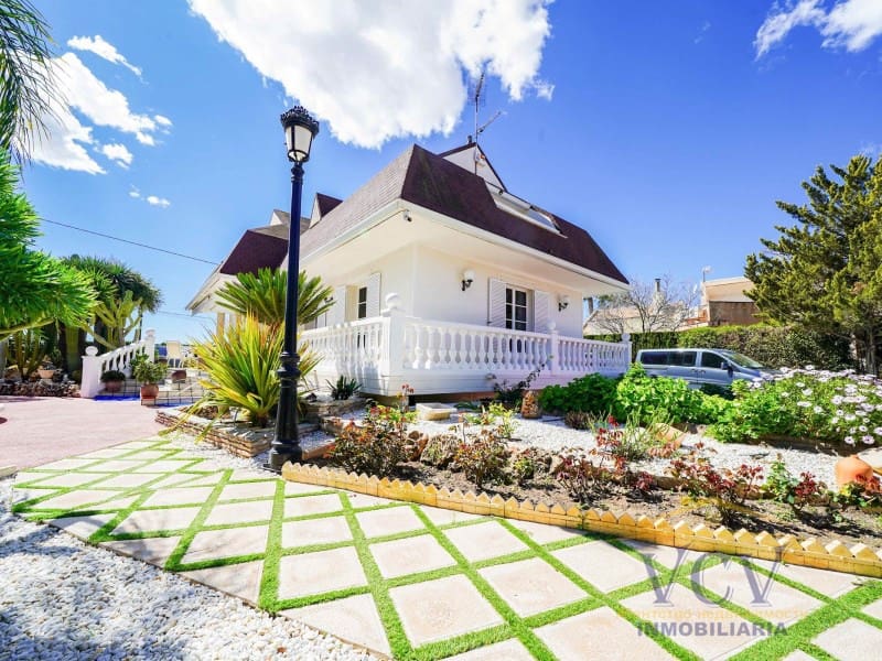 5 Zimmer Villa zu verkaufen in San Vicente / Sant Vicent del Raspeig mit Garage - 715.000 € (Ref: 9948463)