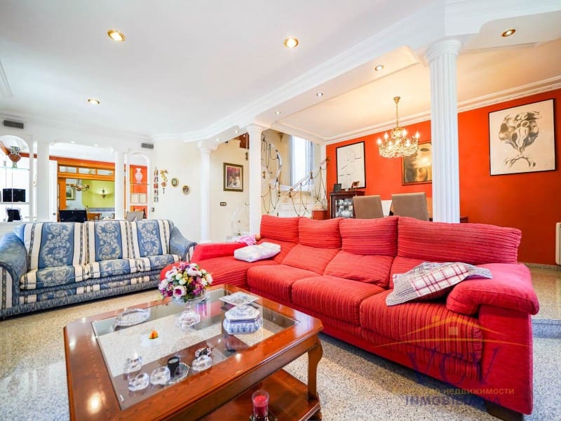 5 Zimmer Villa zu verkaufen in San Vicente / Sant Vicent del Raspeig mit Garage - 715.000 € (Ref: 9948463)
