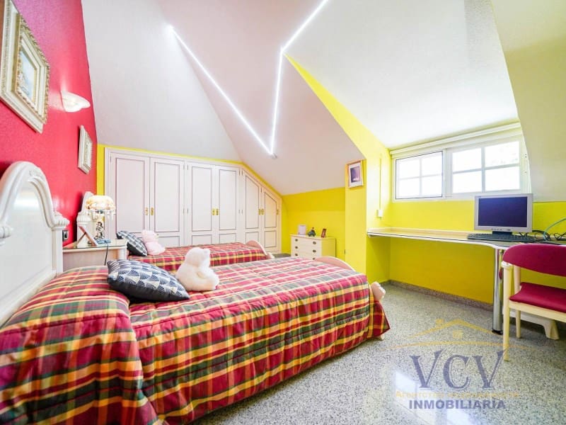 5 Zimmer Villa zu verkaufen in San Vicente / Sant Vicent del Raspeig mit Garage - 715.000 € (Ref: 9948463)