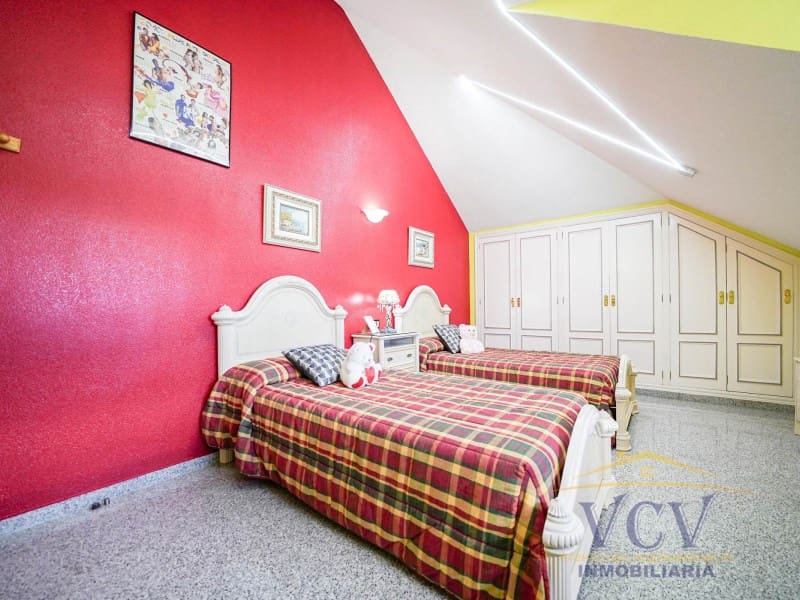 5 Zimmer Villa zu verkaufen in San Vicente / Sant Vicent del Raspeig mit Garage - 715.000 € (Ref: 9948463)