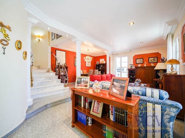 5 soveværelse Villa til salg i San Vicente / Sant Vicent del Raspeig med garage - € 715.000 (Ref: 9948463)