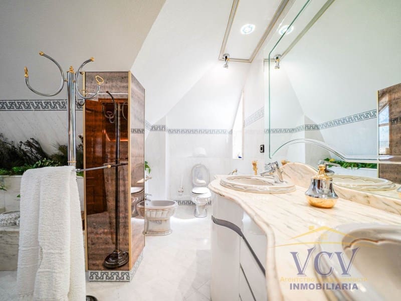 5 Zimmer Villa zu verkaufen in San Vicente / Sant Vicent del Raspeig mit Garage - 715.000 € (Ref: 9948463)