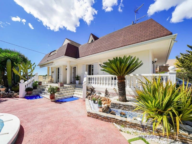 5 Zimmer Villa zu verkaufen in San Vicente / Sant Vicent del Raspeig mit Garage - 715.000 € (Ref: 9948463)
