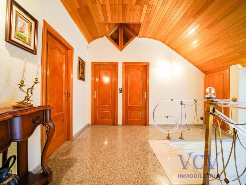 5 Zimmer Villa zu verkaufen in San Vicente / Sant Vicent del Raspeig mit Garage - 715.000 € (Ref: 9948463)