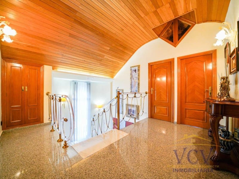 5 Zimmer Villa zu verkaufen in San Vicente / Sant Vicent del Raspeig mit Garage - 715.000 € (Ref: 9948463)