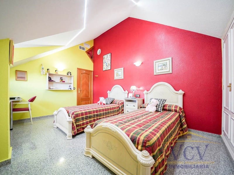 5 Zimmer Villa zu verkaufen in San Vicente / Sant Vicent del Raspeig mit Garage - 715.000 € (Ref: 9948463)