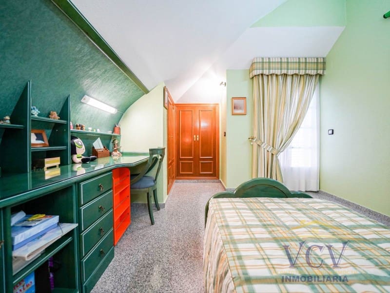 5 Zimmer Villa zu verkaufen in San Vicente / Sant Vicent del Raspeig mit Garage - 715.000 € (Ref: 9948463)