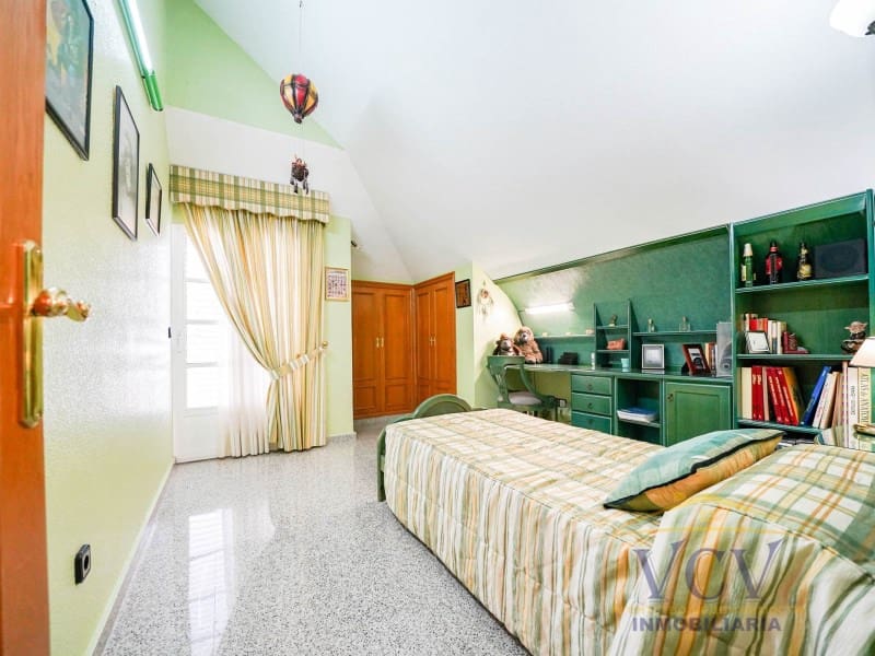 5 Zimmer Villa zu verkaufen in San Vicente / Sant Vicent del Raspeig mit Garage - 715.000 € (Ref: 9948463)
