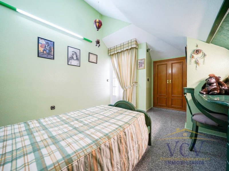 5 Zimmer Villa zu verkaufen in San Vicente / Sant Vicent del Raspeig mit Garage - 715.000 € (Ref: 9948463)