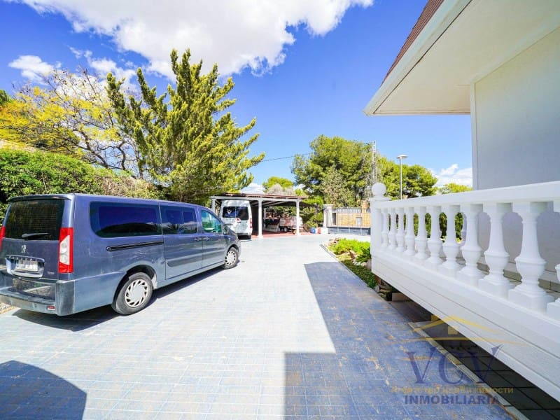 5 Zimmer Villa zu verkaufen in San Vicente / Sant Vicent del Raspeig mit Garage - 715.000 € (Ref: 9948463)
