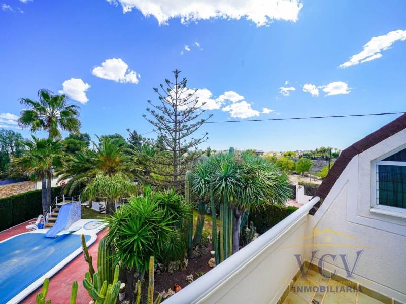 5 Zimmer Villa zu verkaufen in San Vicente / Sant Vicent del Raspeig mit Garage - 715.000 € (Ref: 9948463)