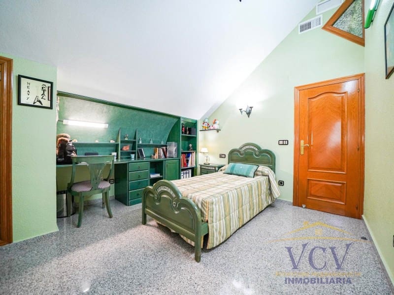 5 Zimmer Villa zu verkaufen in San Vicente / Sant Vicent del Raspeig mit Garage - 715.000 € (Ref: 9948463)