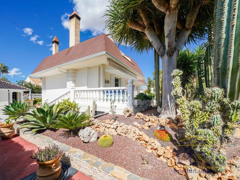 5 Zimmer Villa zu verkaufen in San Vicente / Sant Vicent del Raspeig mit Garage - 715.000 € (Ref: 9948463)