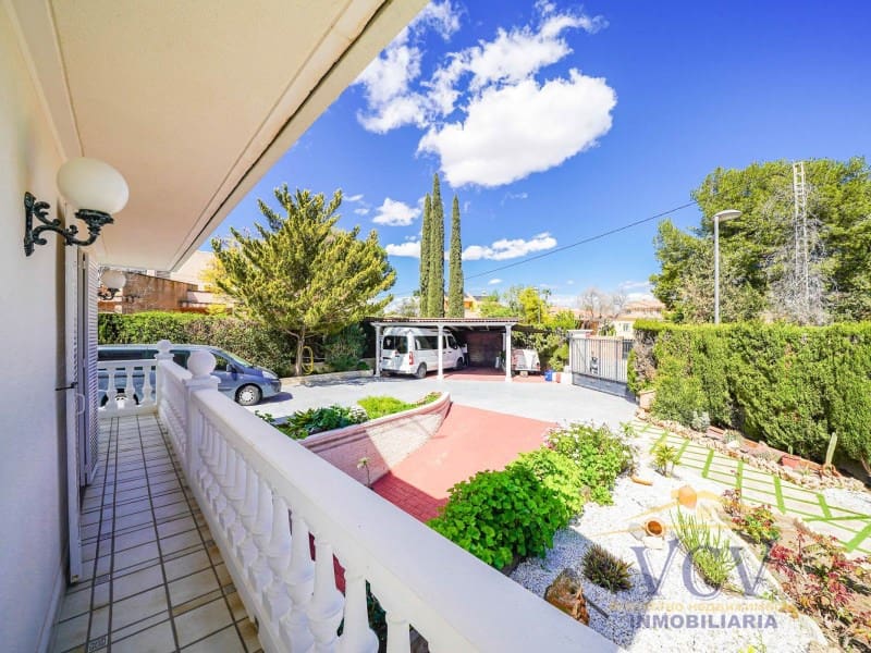 5 Zimmer Villa zu verkaufen in San Vicente / Sant Vicent del Raspeig mit Garage - 715.000 € (Ref: 9948463)