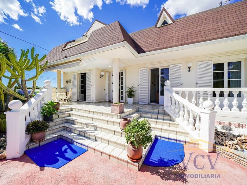 5 Zimmer Villa zu verkaufen in San Vicente / Sant Vicent del Raspeig mit Garage - 715.000 € (Ref: 9948463)