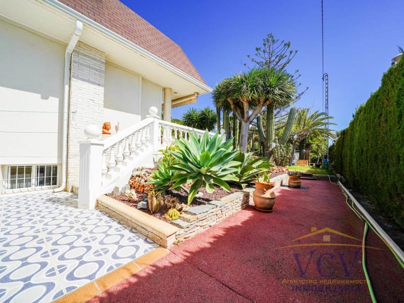 5 Zimmer Villa zu verkaufen in San Vicente / Sant Vicent del Raspeig mit Garage - 715.000 € (Ref: 9948463)