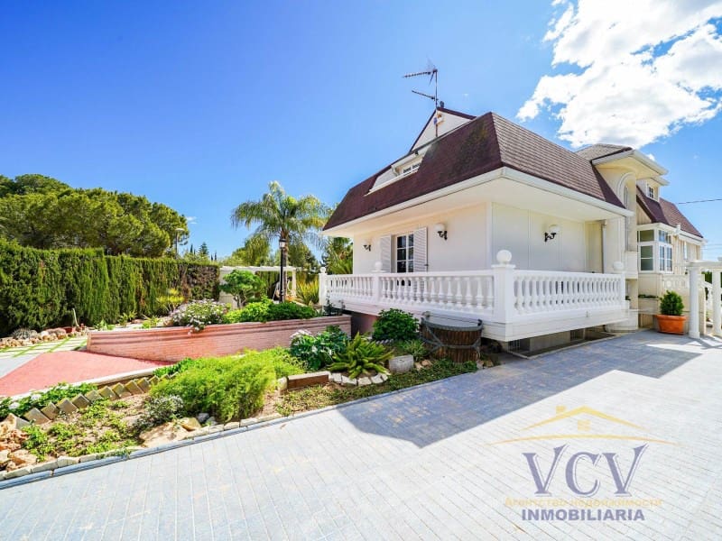 5 Zimmer Villa zu verkaufen in San Vicente / Sant Vicent del Raspeig mit Garage - 715.000 € (Ref: 9948463)