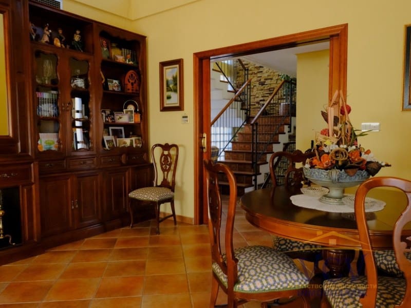 5 sypialnia Finka/Dom wiejski na sprzedaż w Orihuela z garażem - 675 000 € (Ref: 9948464)