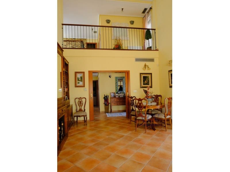5 sypialnia Finka/Dom wiejski na sprzedaż w Orihuela z garażem - 675 000 € (Ref: 9948464)