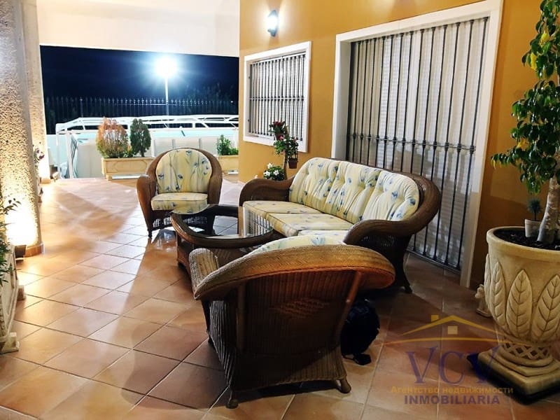 5 sypialnia Finka/Dom wiejski na sprzedaż w Orihuela z garażem - 675 000 € (Ref: 9948464)