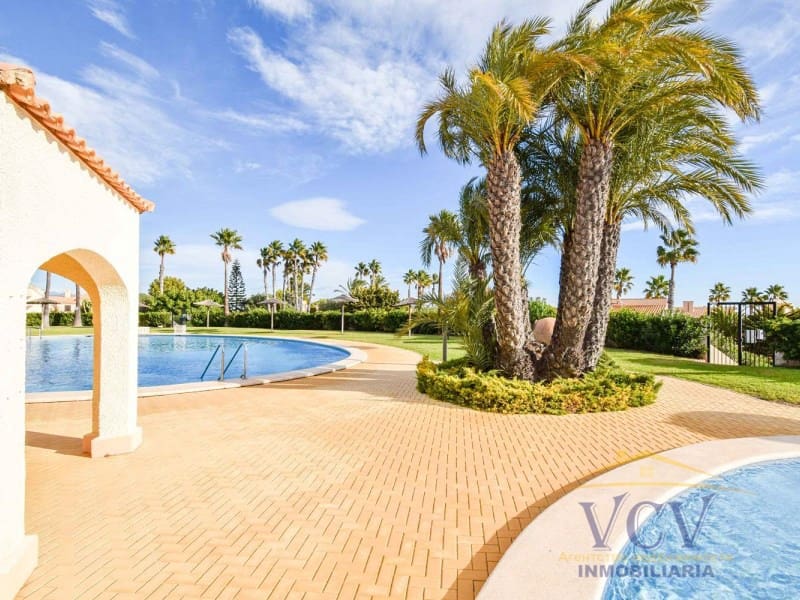 4 soverom Hus til salgs i Gran Alacant med garasje - € 625 000 (Ref: 9948465)
