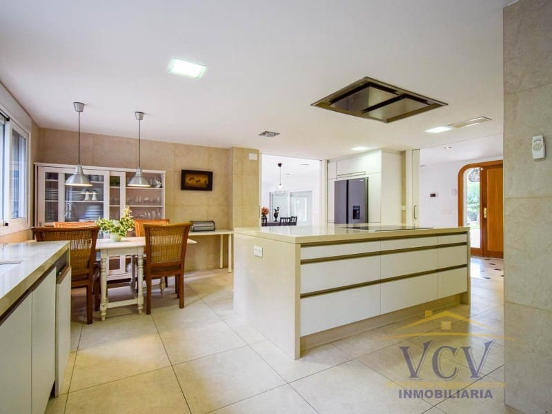 5 sypialnia Willa na sprzedaż w Miasto Alicante / Alacant z basenem garażem - 2 500 000 € (Ref: 9948467)