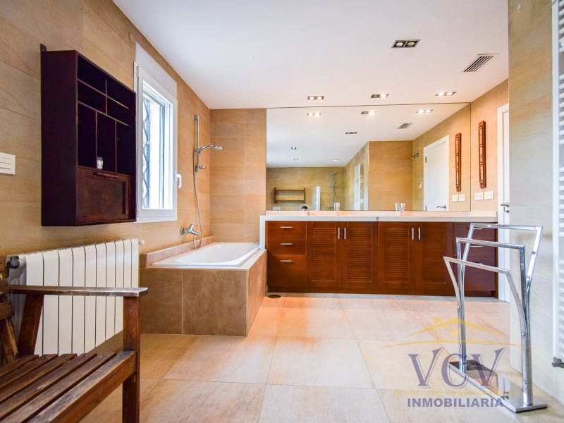 5 sypialnia Willa na sprzedaż w Miasto Alicante / Alacant z basenem garażem - 2 500 000 € (Ref: 9948467)
