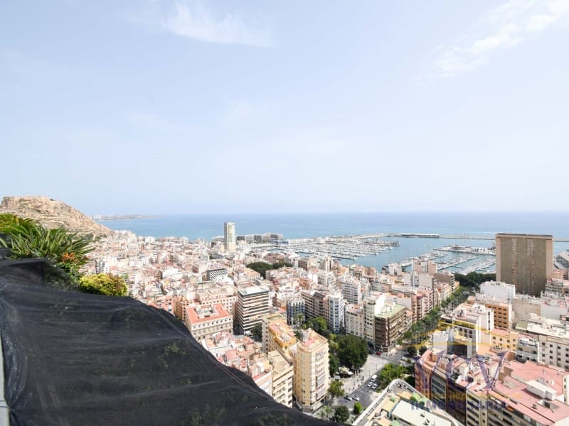 2 soveværelse Penthouse til salg i Alicante by - € 850.000 (Ref: 9948470)