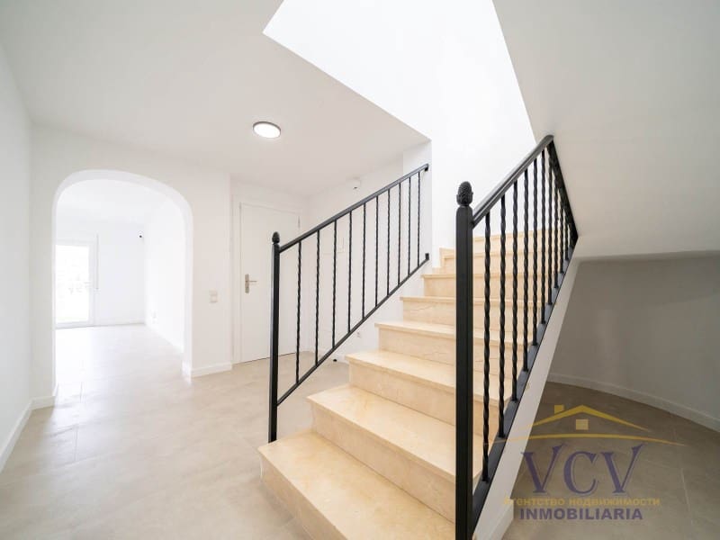 3 soverom Villa til salgs i El Campello med garasje - € 550 000 (Ref: 9948472)