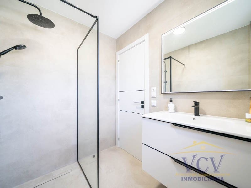 3 soverom Villa til salgs i El Campello med garasje - € 550 000 (Ref: 9948472)
