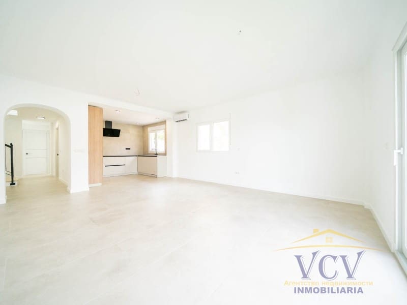 3 soverom Villa til salgs i El Campello med garasje - € 550 000 (Ref: 9948472)
