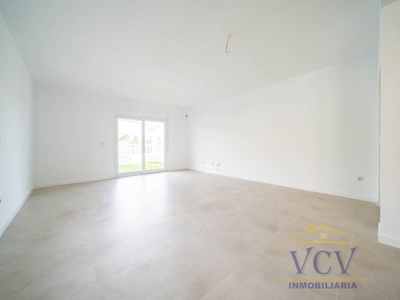 3 soverom Villa til salgs i El Campello med garasje - € 550 000 (Ref: 9948472)