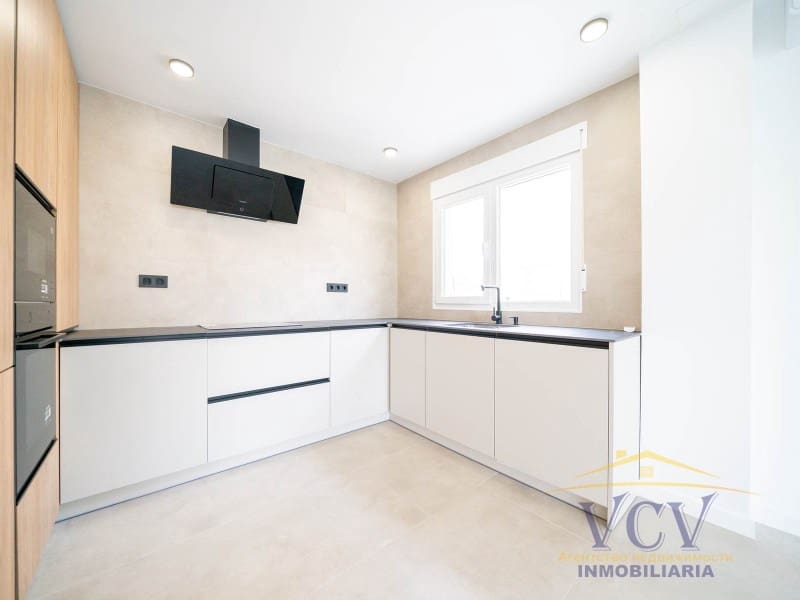 3 soverom Villa til salgs i El Campello med garasje - € 550 000 (Ref: 9948472)