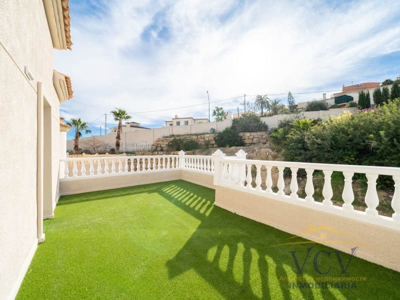 3 soverom Villa til salgs i El Campello med garasje - € 550 000 (Ref: 9948472)