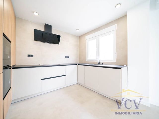 3 soverom Villa til salgs i El Campello med garasje - € 550 000 (Ref: 9948472)