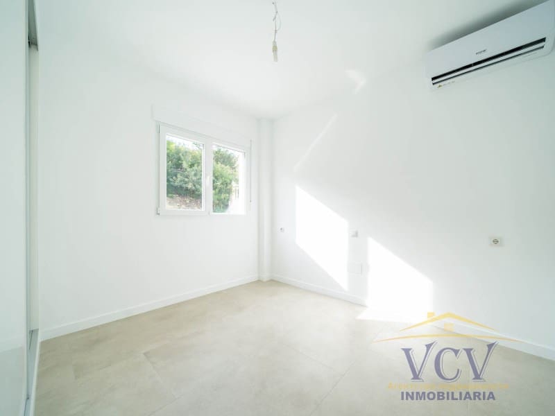 3 soverom Villa til salgs i El Campello med garasje - € 550 000 (Ref: 9948472)