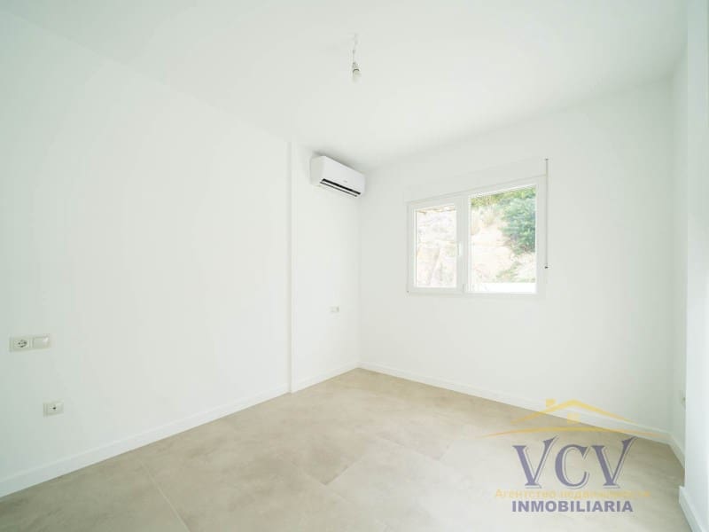 3 soverom Villa til salgs i El Campello med garasje - € 550 000 (Ref: 9948472)