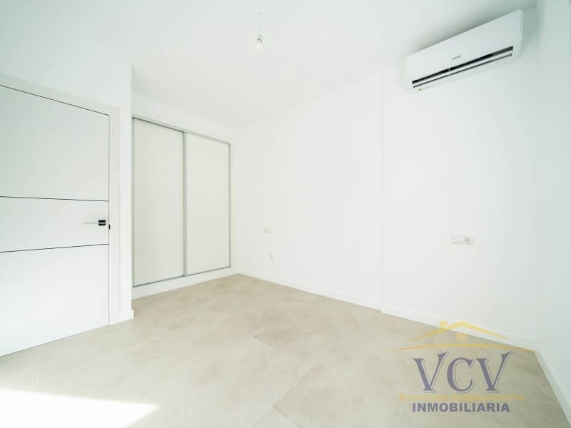 3 soverom Villa til salgs i El Campello med garasje - € 550 000 (Ref: 9948472)