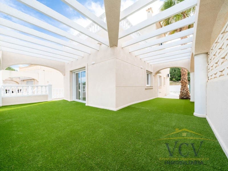 3 soverom Villa til salgs i El Campello med garasje - € 550 000 (Ref: 9948472)