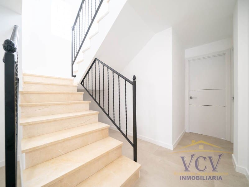 3 soverom Villa til salgs i El Campello med garasje - € 550 000 (Ref: 9948472)