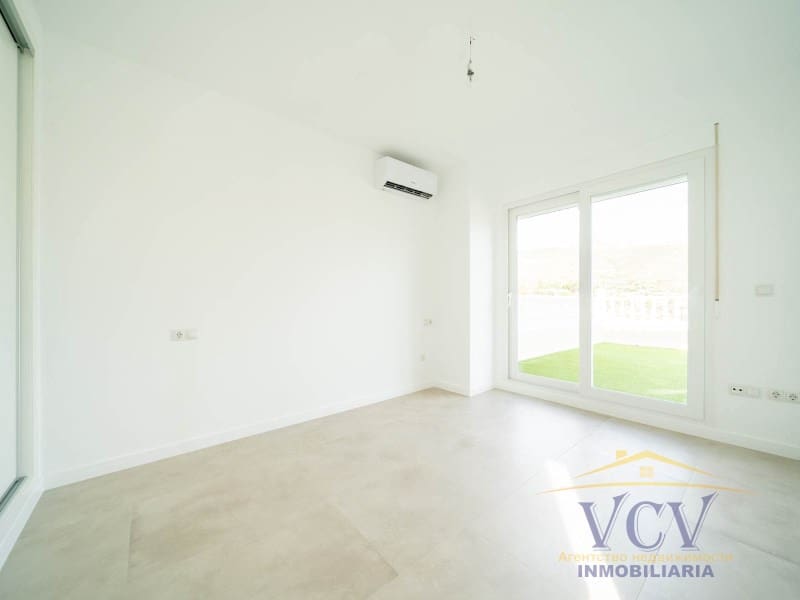 3 soverom Villa til salgs i El Campello med garasje - € 550 000 (Ref: 9948472)