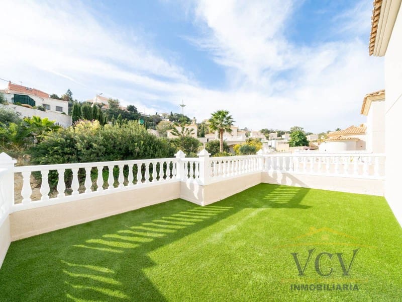 3 soverom Villa til salgs i El Campello med garasje - € 550 000 (Ref: 9948472)